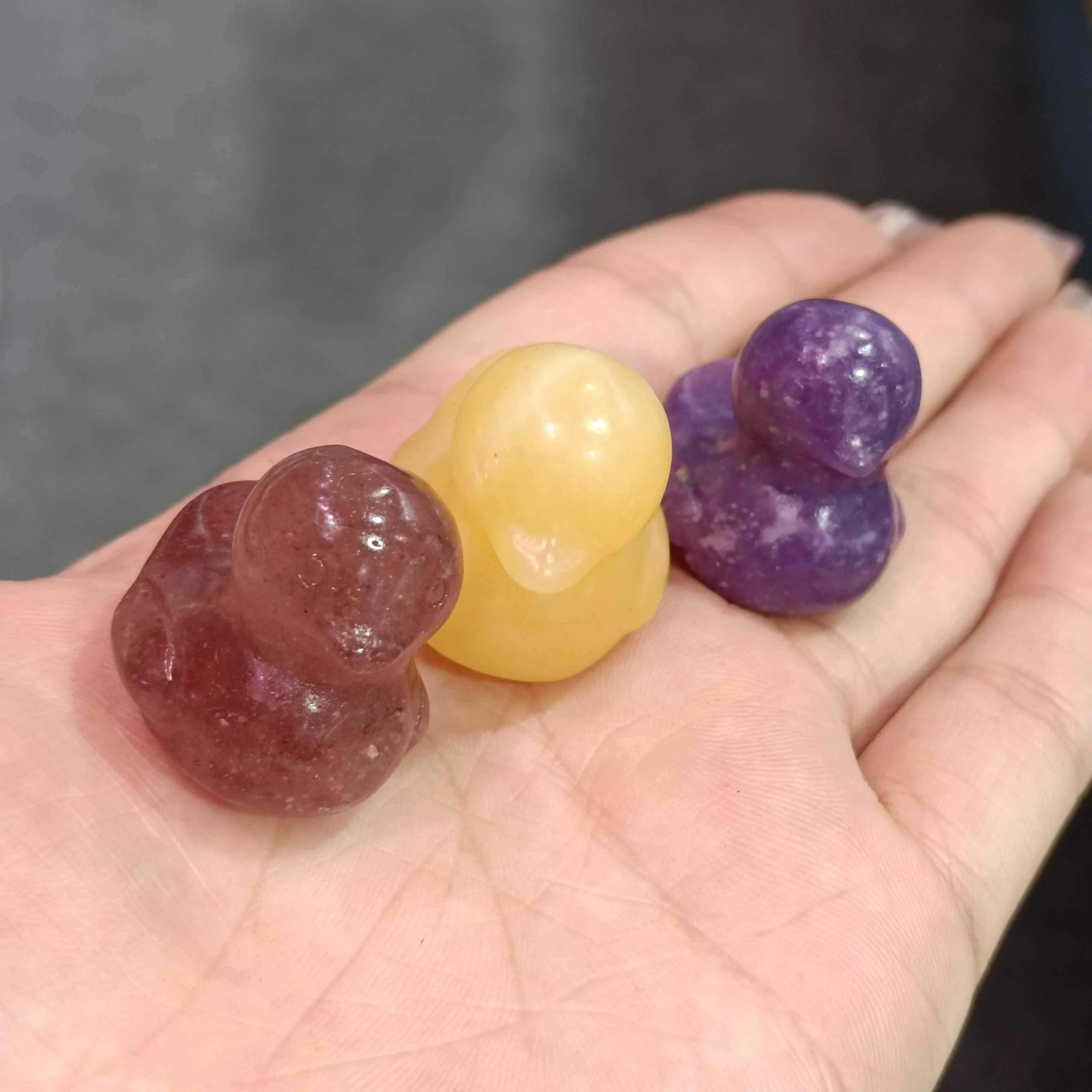 

1 шт. натуральный белый кристалл резьба топаз Исцеление Рейки зеленая искусственная утка животное фигурка флюорита самодельные Украшения