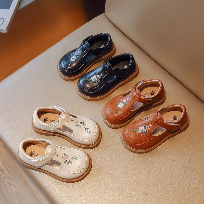 Туфли женские кожаные с вышивкой Нескользящие на мягкой подошве Повседневная