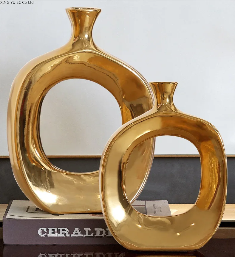 Золотая керамическая ваза для цветов скульптура произведение искусства
