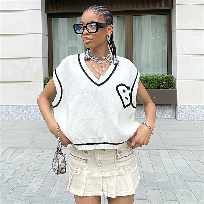 

Women's 2022 Fall New Hot Sale Jacquard Smiley Fashion Versatile Knitted Vest Sleeveless Pullover Loose Top