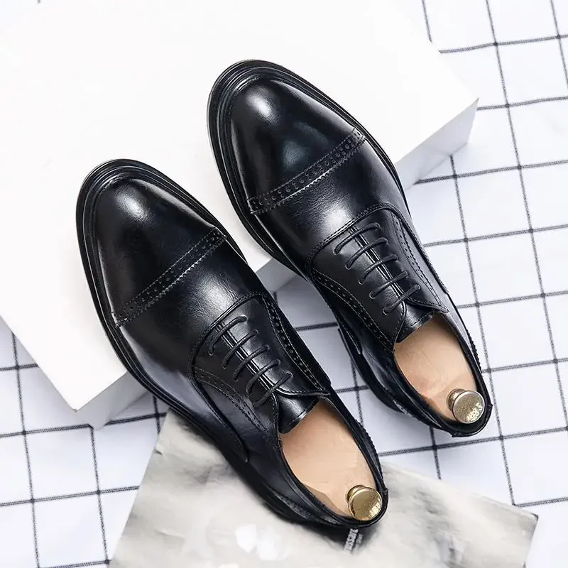 

Мужские кожаные туфли, дышащие броги, деловая повседневная обувь в британском стиле, черные кожаные, весна