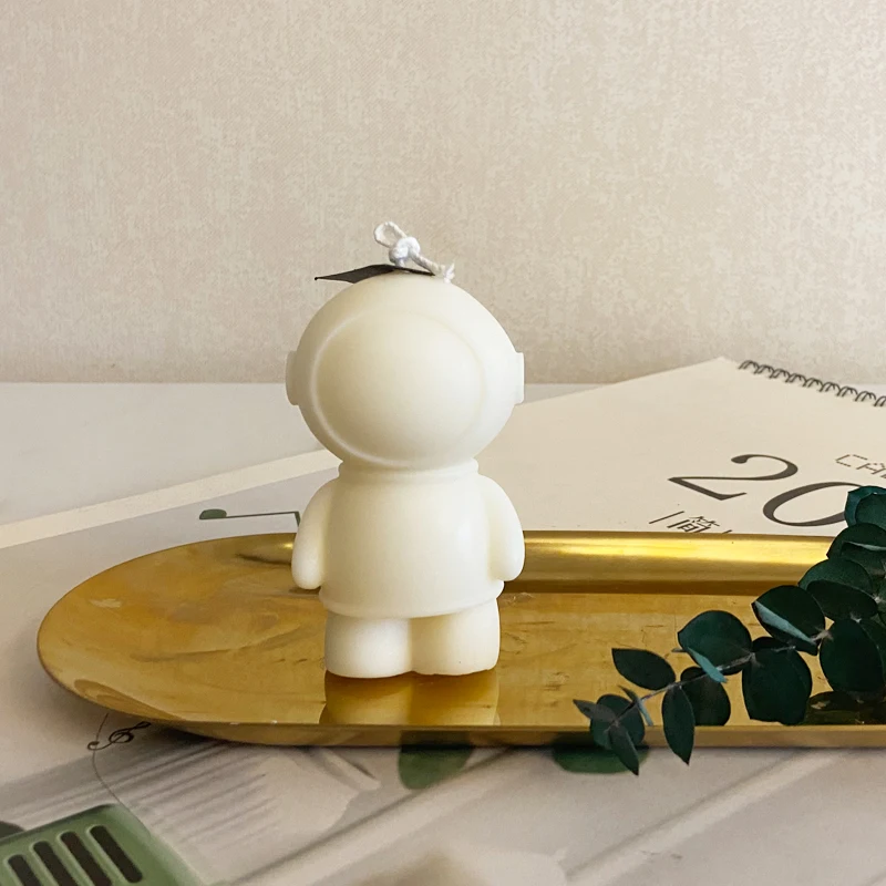 

INS new astronaut aromatherapy candle mold candle home decoration baking cake chocolate silicone mold