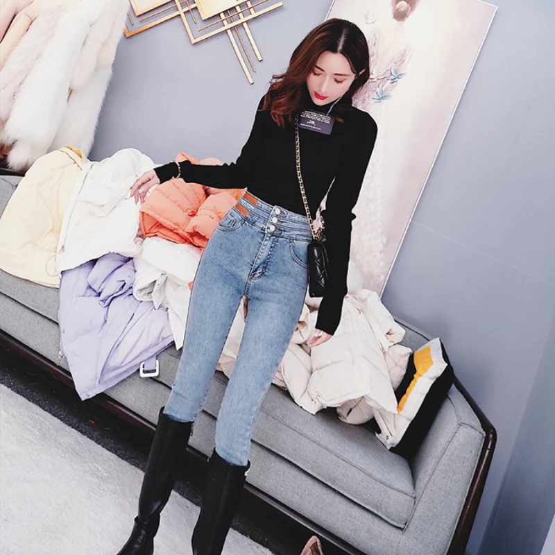 

2022 Trend Women's High Waisted Light Urban Blue Jeans Korean Fashion Tight and Thin Light-colored Pencil Boots Pants Aesthetic