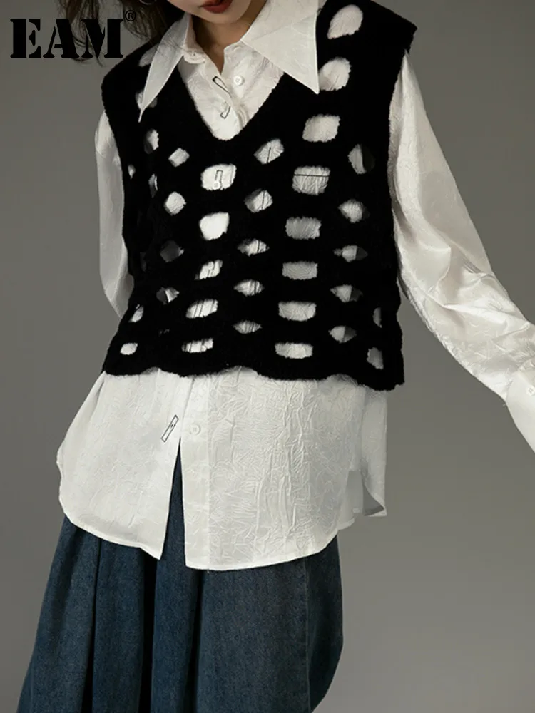 

[EAM] Women Loose Fit Black Knitting Hollow Out Big Size Vest New V-collar Sleeveless Fashion Tide Spring Autumn 2023 1DH2337