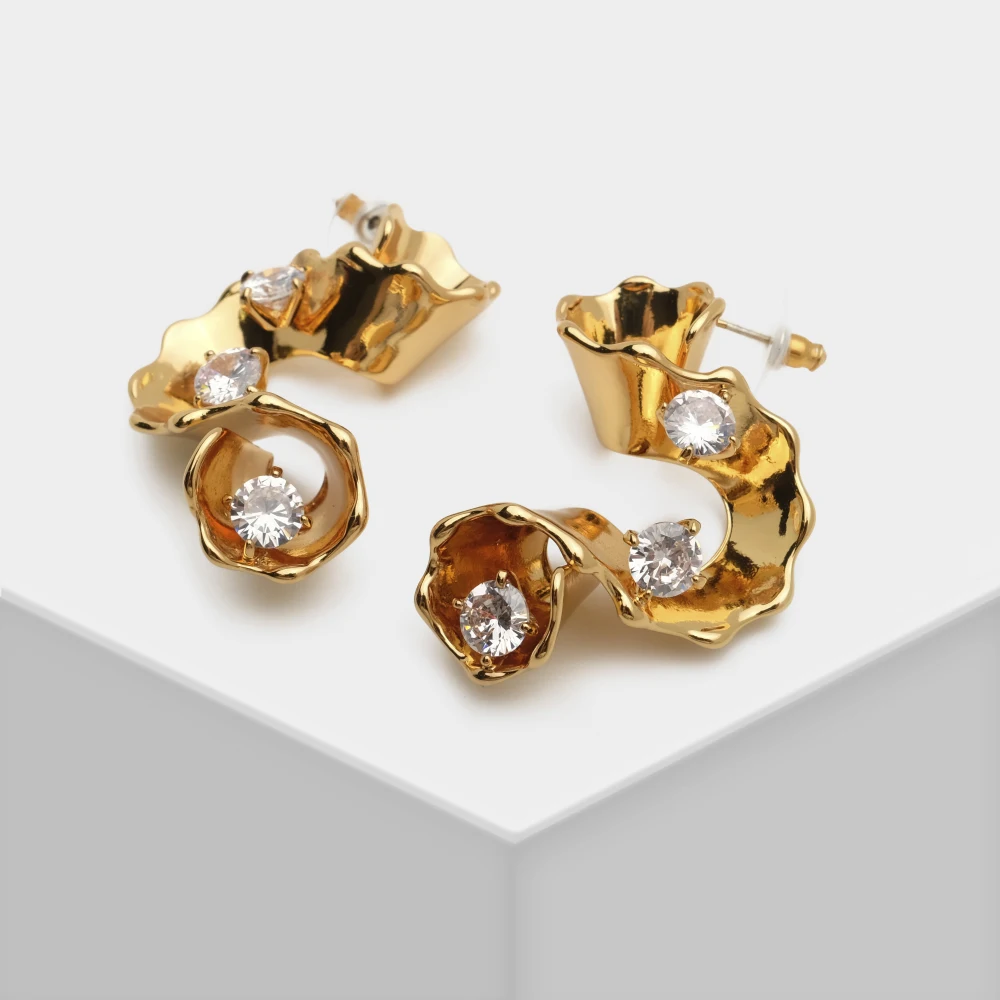 

Rispada Flower design irregular earrings