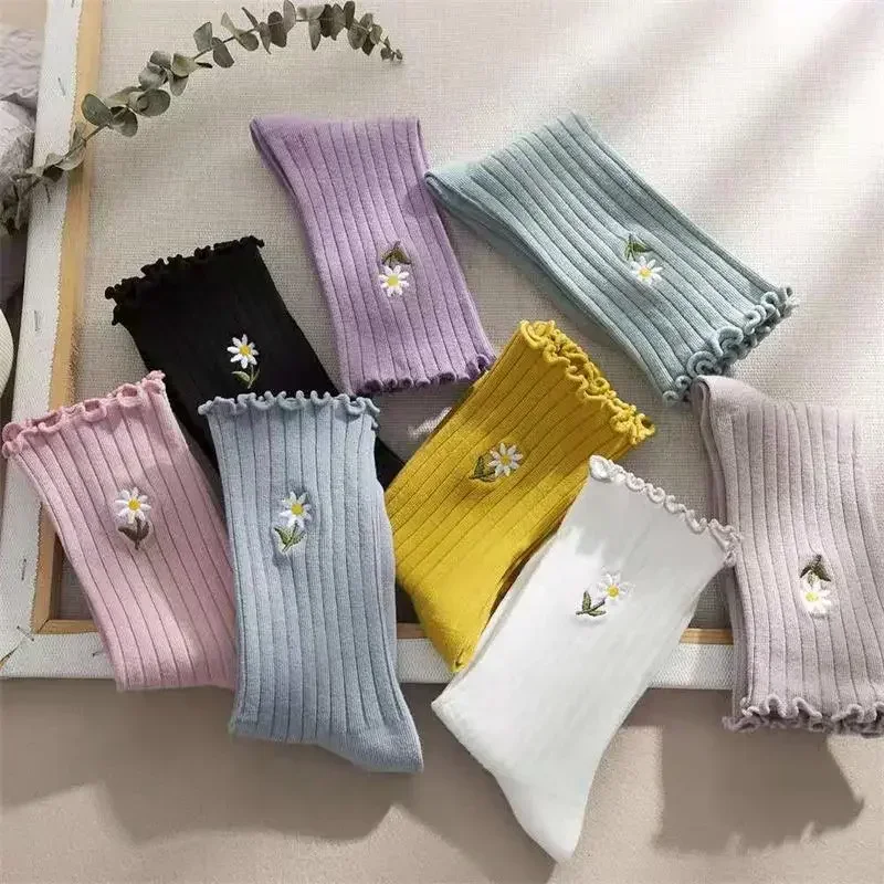 

Japan Korea Lolita Style Frilly Ruffle Socks Flower Embroidery Cute Kawaii Harajuku Retro Women Warm Midle Tube Cotton Socks