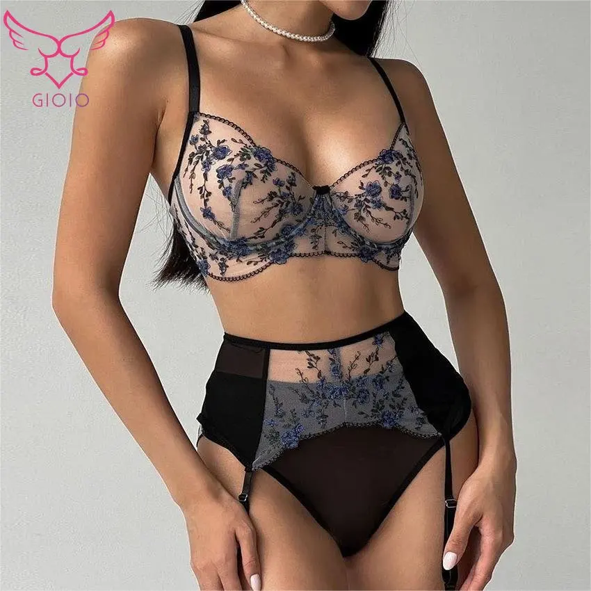 

Комплект женского эротического нижнего белья из 3 предметов