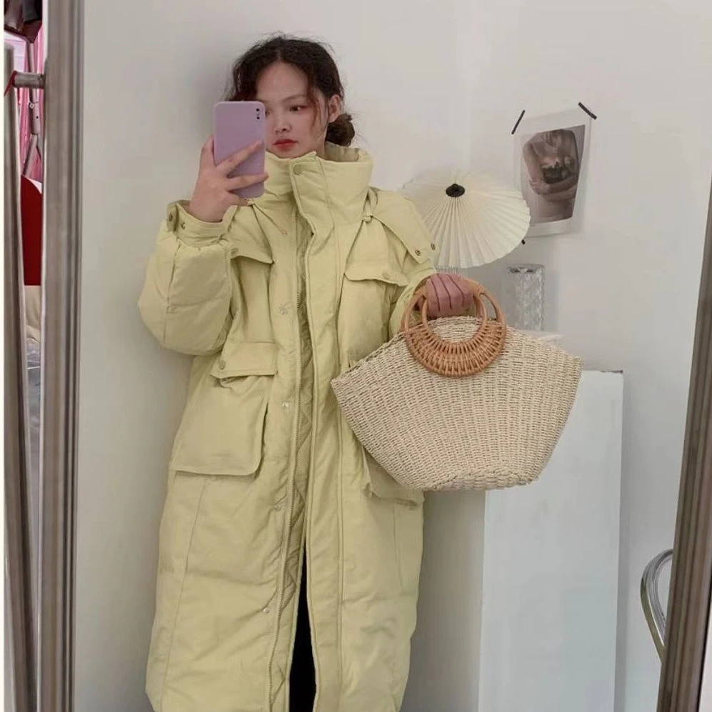 

Женская однотонная куртка на белом утином пуху, с капюшоном