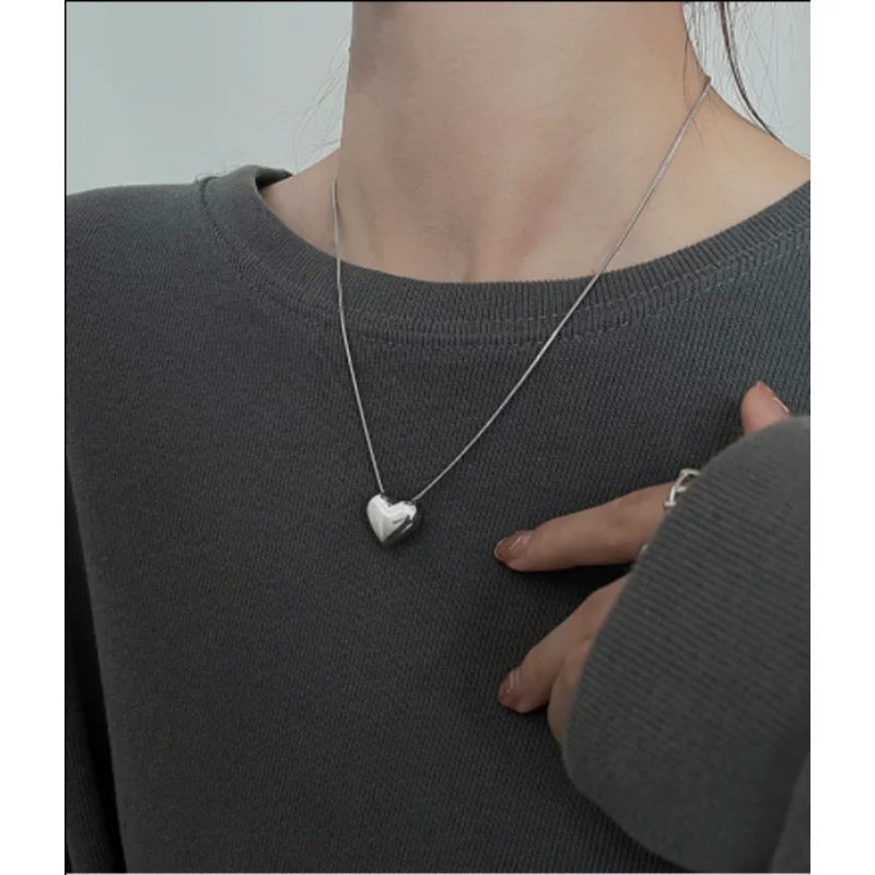 

Fashion Simple Smooth Peach Heart Necklaces For Women Gift Luxury Hip Hop Pendant Collar Chain Goth Girl Jewelry Accessories