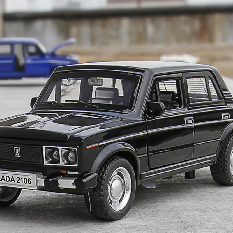 Коллекционная модель автомобиля LADA 2106