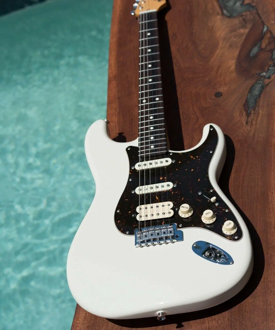 

Factory Customization Vintage White Electric Guitar Beautiful Timbre Mahogany