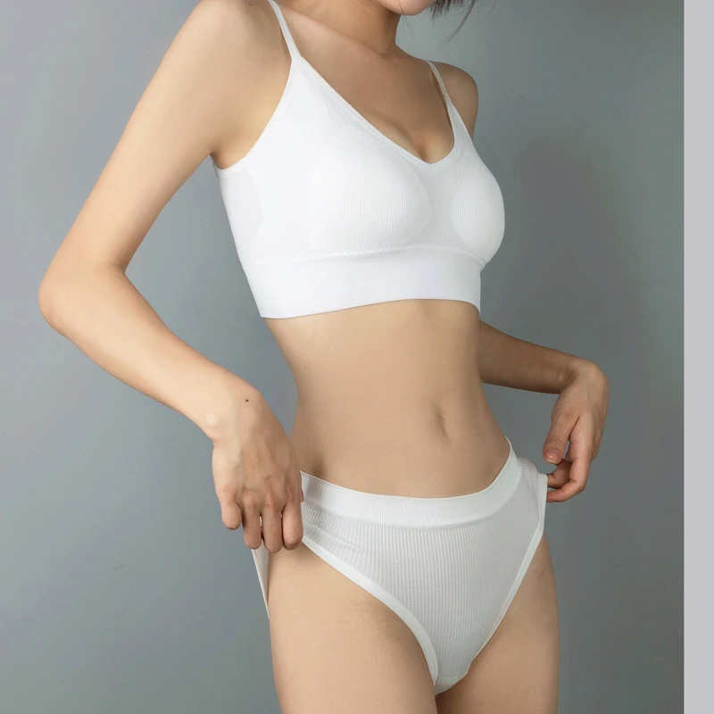 

Sexy Seamless Tops Set Low-waist Panties Women Wireless Underwear Suit Soft Padded Bras Set Backless Bralette Lingerie