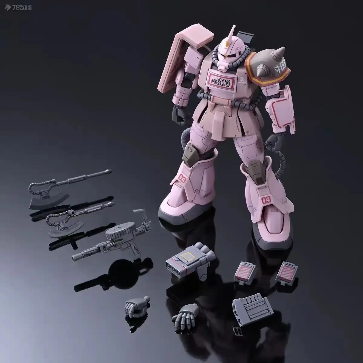 Фото Бандай PB HG 1/144 MS-06D Заку Дисерт Тип Розовая Пантера Форс, фигурка персонажа из аниме, мобильный костюм Гандам, игрушки для мальчиков. №5