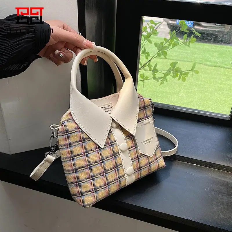 2023 Summer Fashionable PU Bag Handheld Checker Bags for Women Versatile Casual Crossbody Bags Unique Designer One Shoulder Bag