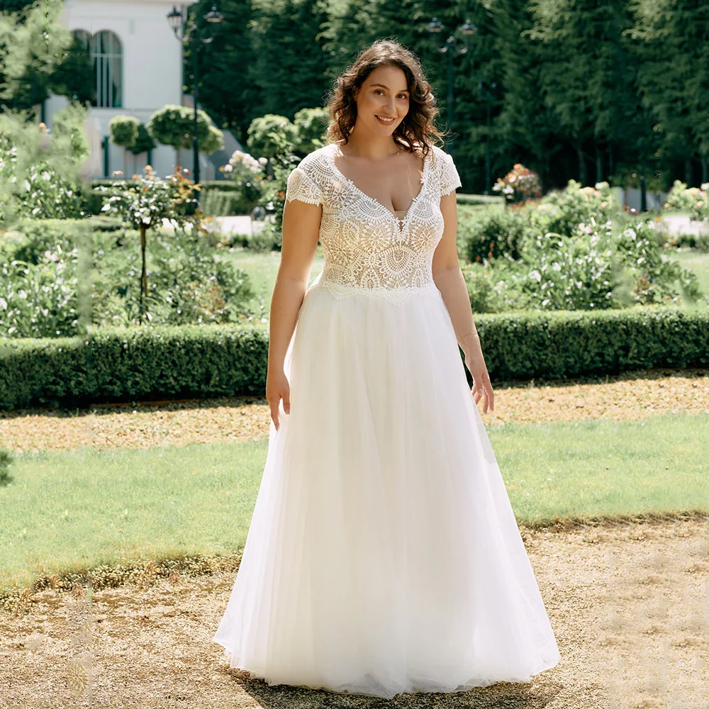 

Pastrol Plus Size Wedding Dresses For Women V-Neck Short Sleeves Bride Gowns Lace Applique Sweep Train A-Line Vestido De Novia