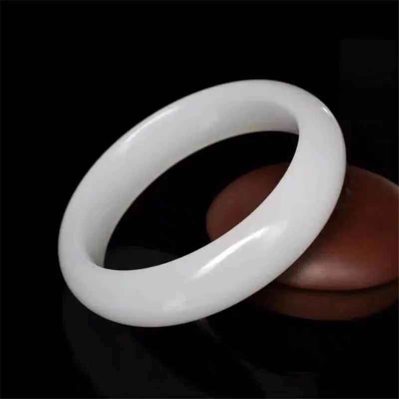 Браслет из натурального белого мрамора