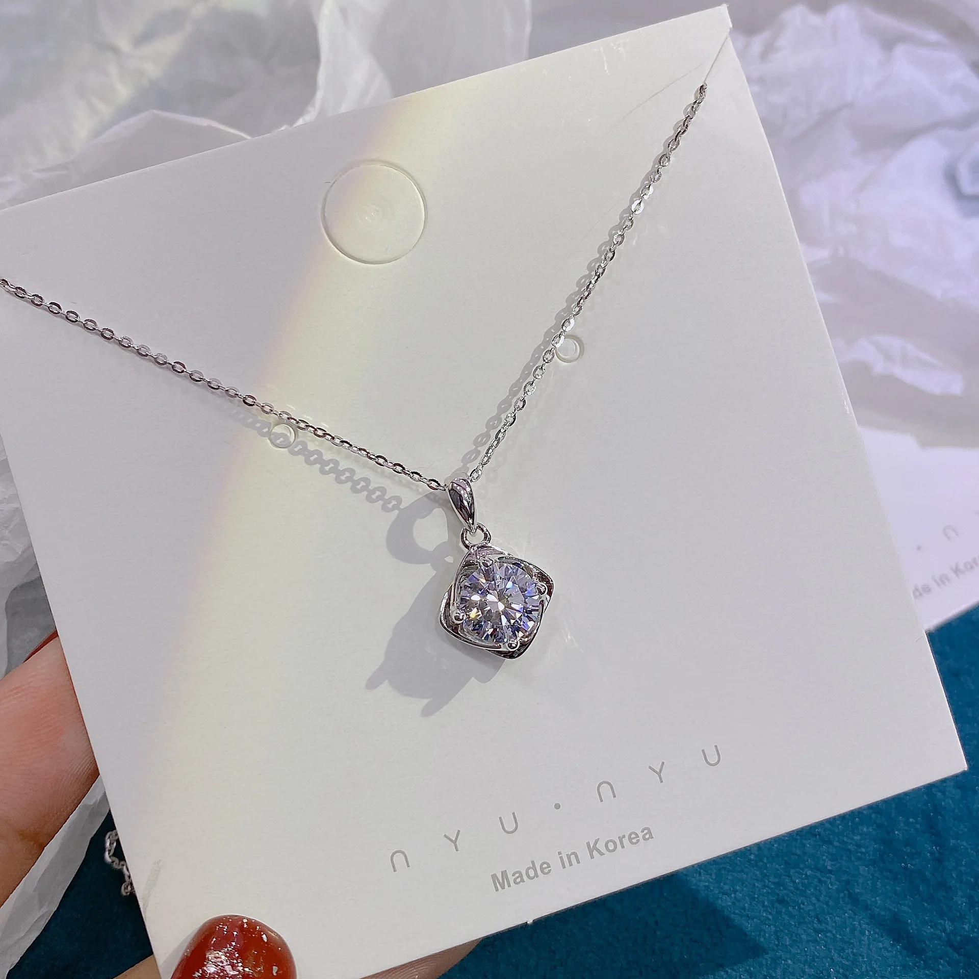 

S925 sterling silver zircon necklace ins niche design advanced sense of luxury white zirconium pendant chain