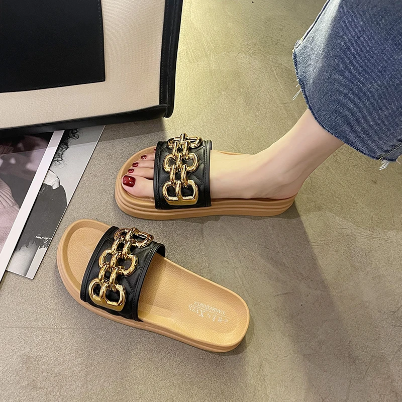 

Сланцы женские с заклепками, шлепанцы для дома, на платформе, низкие тапочки, роскошные дизайнерские, основная резиновая ткань, римская обув...