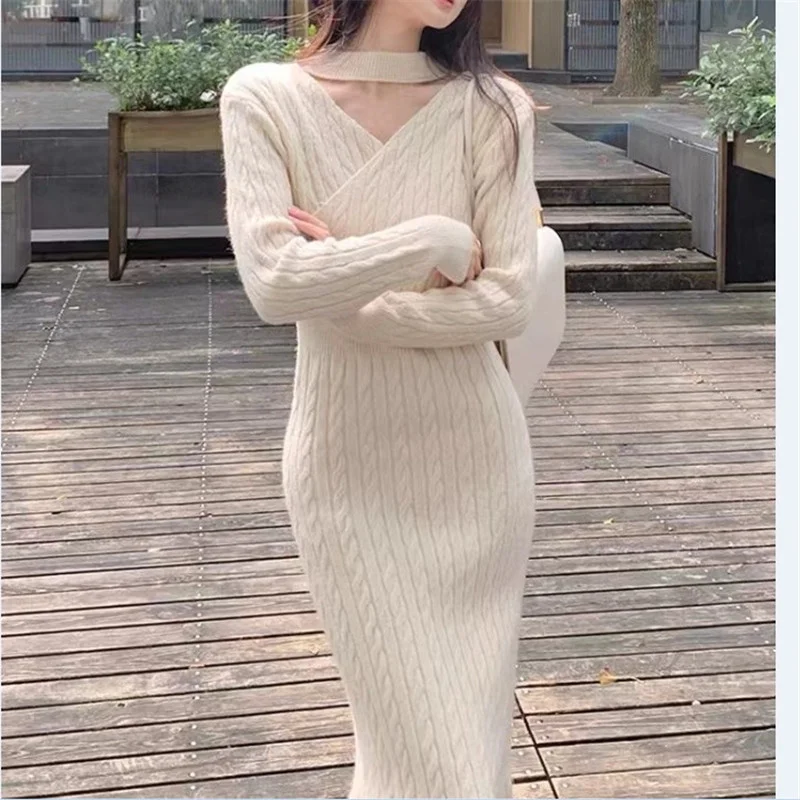 

French Halter V-neck Knitted Dress for Women in Autumn and Winter 2022