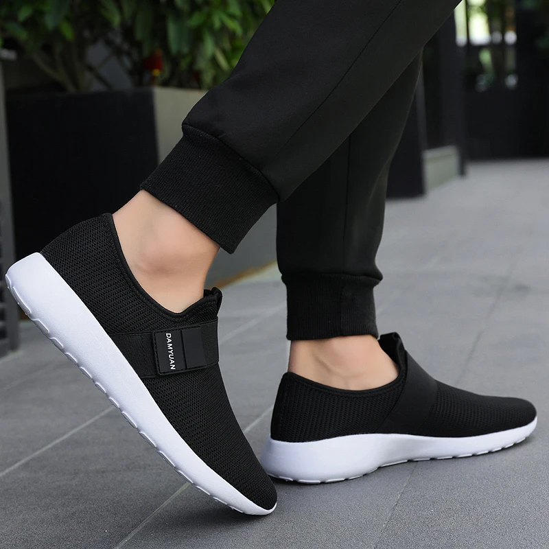 Men Hot Sale Outdoor Casual Shoes Anti Slip Mesh Breathable Male Walking Shoes Athletic Jogging Men Sneakers Free Shipping