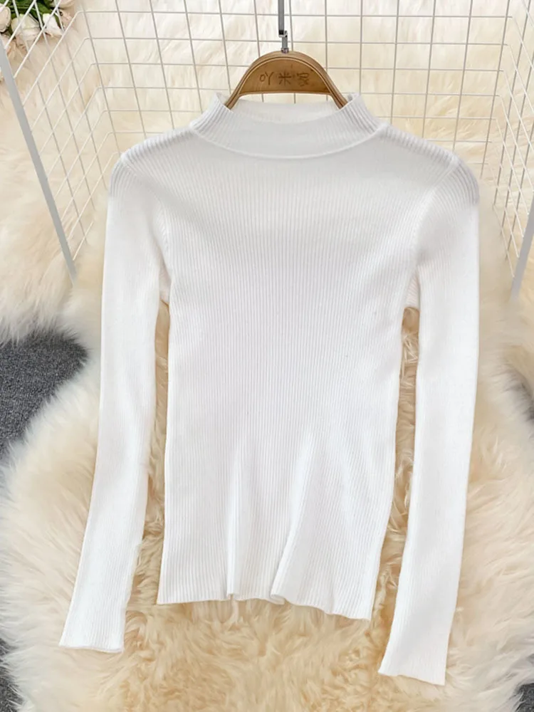 Женское шерстяное платье с разрезом высокой талией и пуговицами