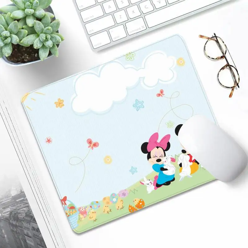 

Cute Mickey and Minnie DIY Design Pattern Game mousepad Mouse Pad rubber Desk Pads Keyboard Mats Table 20x25cm