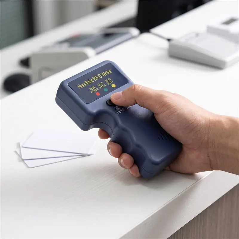 Фото Считыватель-записыватель карт 125 кГц для ID, HID и AWID, портативный RFID-копир с 3 брелоками T5577-B12B №4