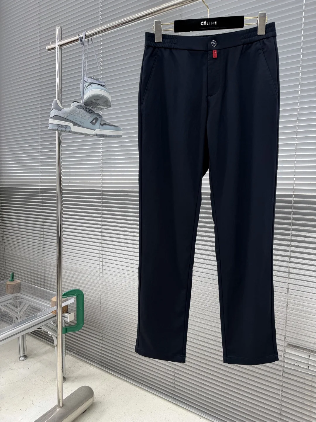 Фото Kiton 26ss: Новые итальянские простые и удобные прямые повседневные брюки для весны и лета №2