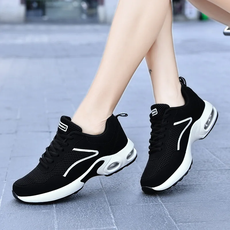 

Spring and Autumn New Flat Bottom Korean Air Cushion Casual Flying Weaving Sports Women's Shoes