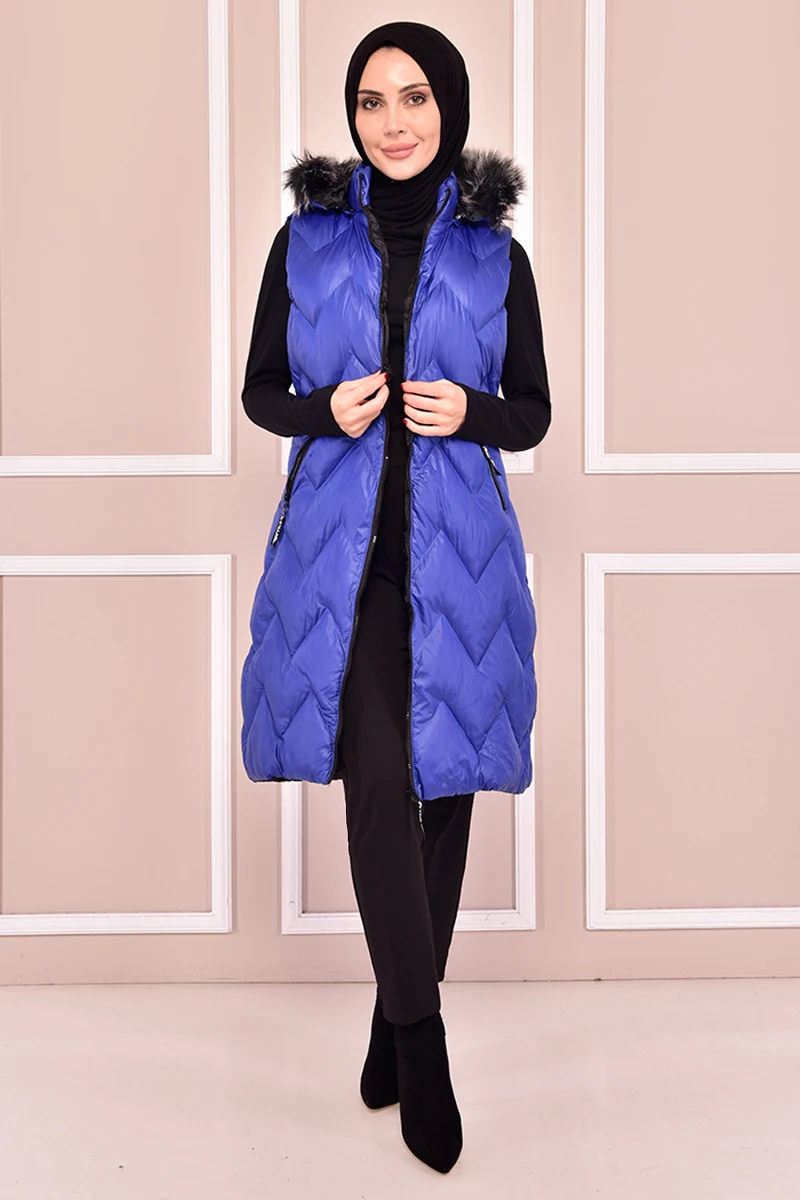 

Hooded Swollen Vest Saks EMO5090