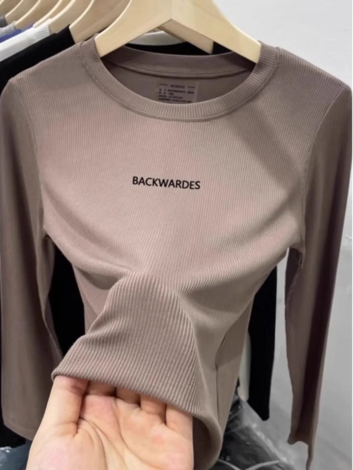 Черная высококачественная нижняя рубашка с нитью осенне-зимний топ 2024 новые