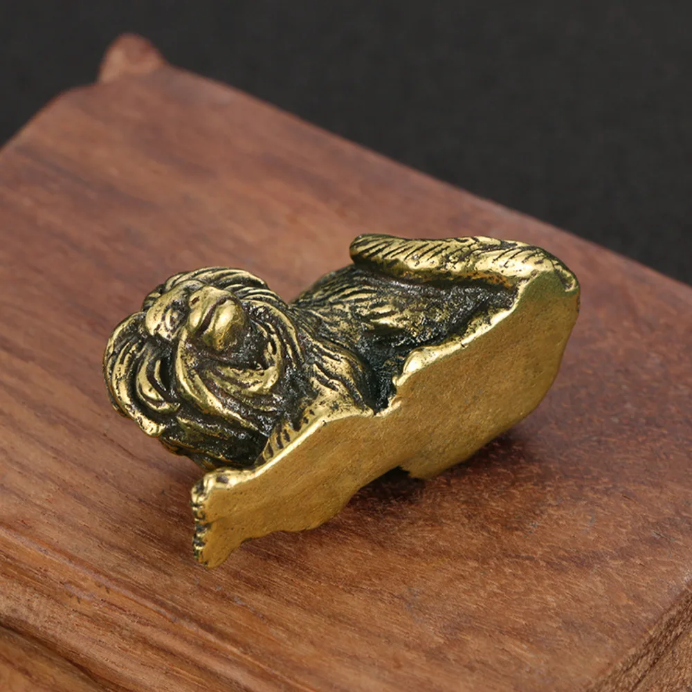 Бронзовая статуэтка льва