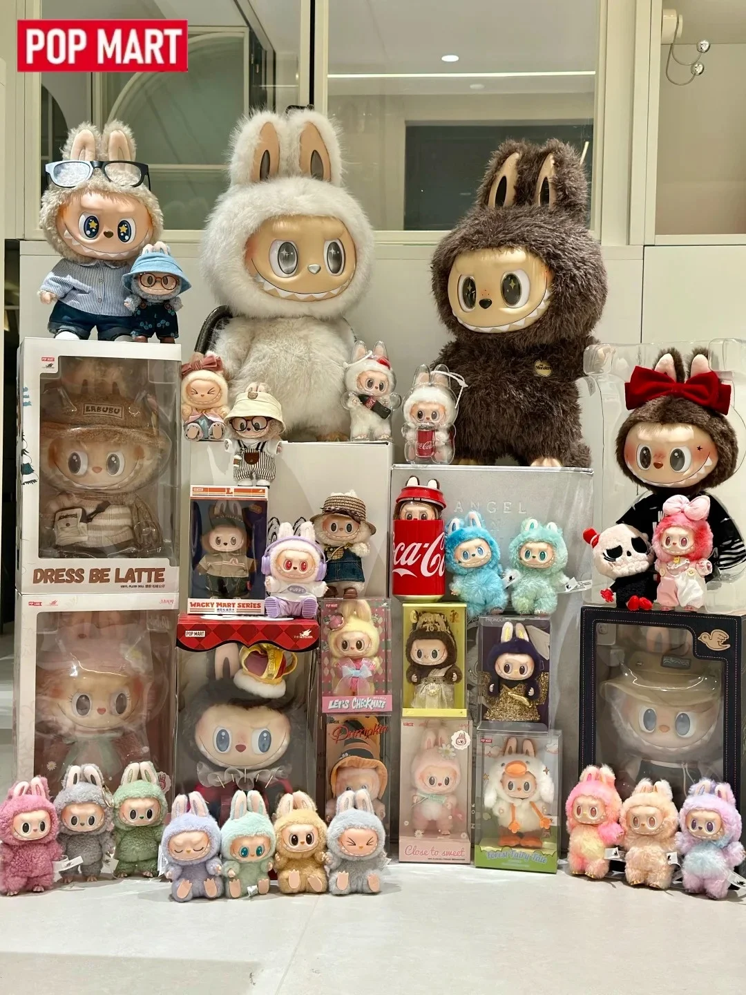 Фото POP MART LABUBU 1.0 Macaron & 2.0 Sitting Team & 3.0 Frontline High Energy & 4.0 Серия с глубоким сердцем и паролем Коллекция виниловой плюшевой куклы №1