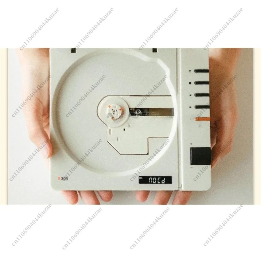 Фото Ретро-CD-плеер R300 с Bluetooth 5.3, высококачественным звуком, поддержкой форматов CD, MP3, WAV и WMA №3