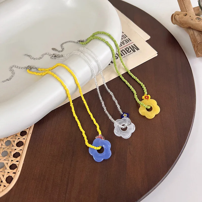 

Minar Korea Rainbow Crystal Beads Choker Necklaces for Women Mujer White Blue Yellow Arcylic Flower Pendant Necklace Jewelry