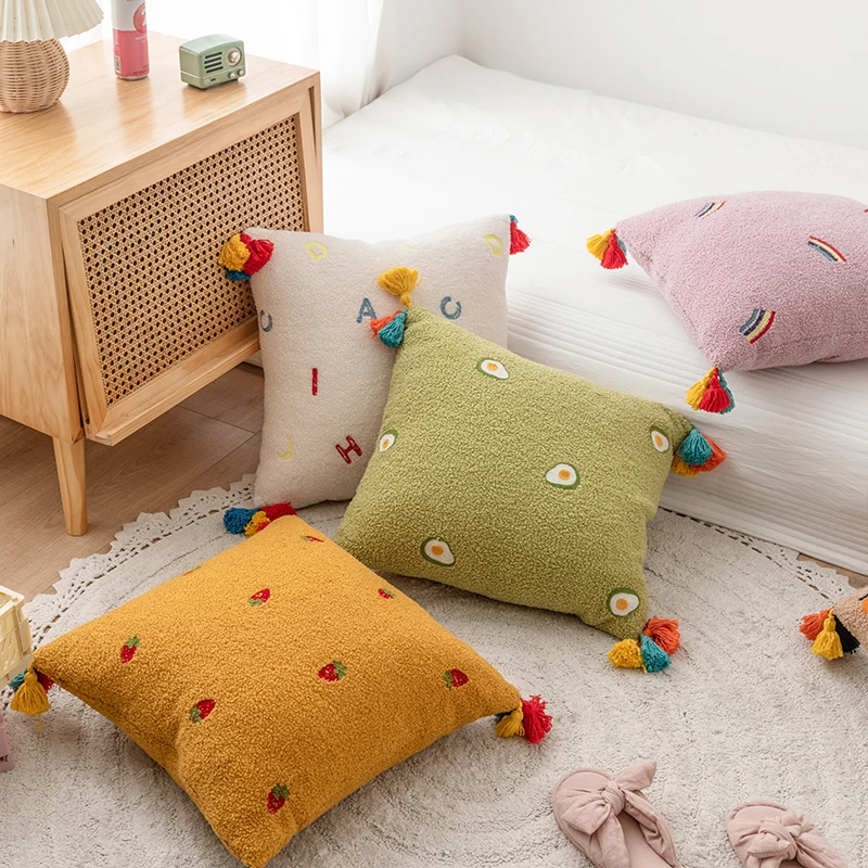 

CushionWind Autumn And Winter Day Hold Pillow Sofa Sitting Room Bedroom Bed Bay Pillows Cover Window Decorative