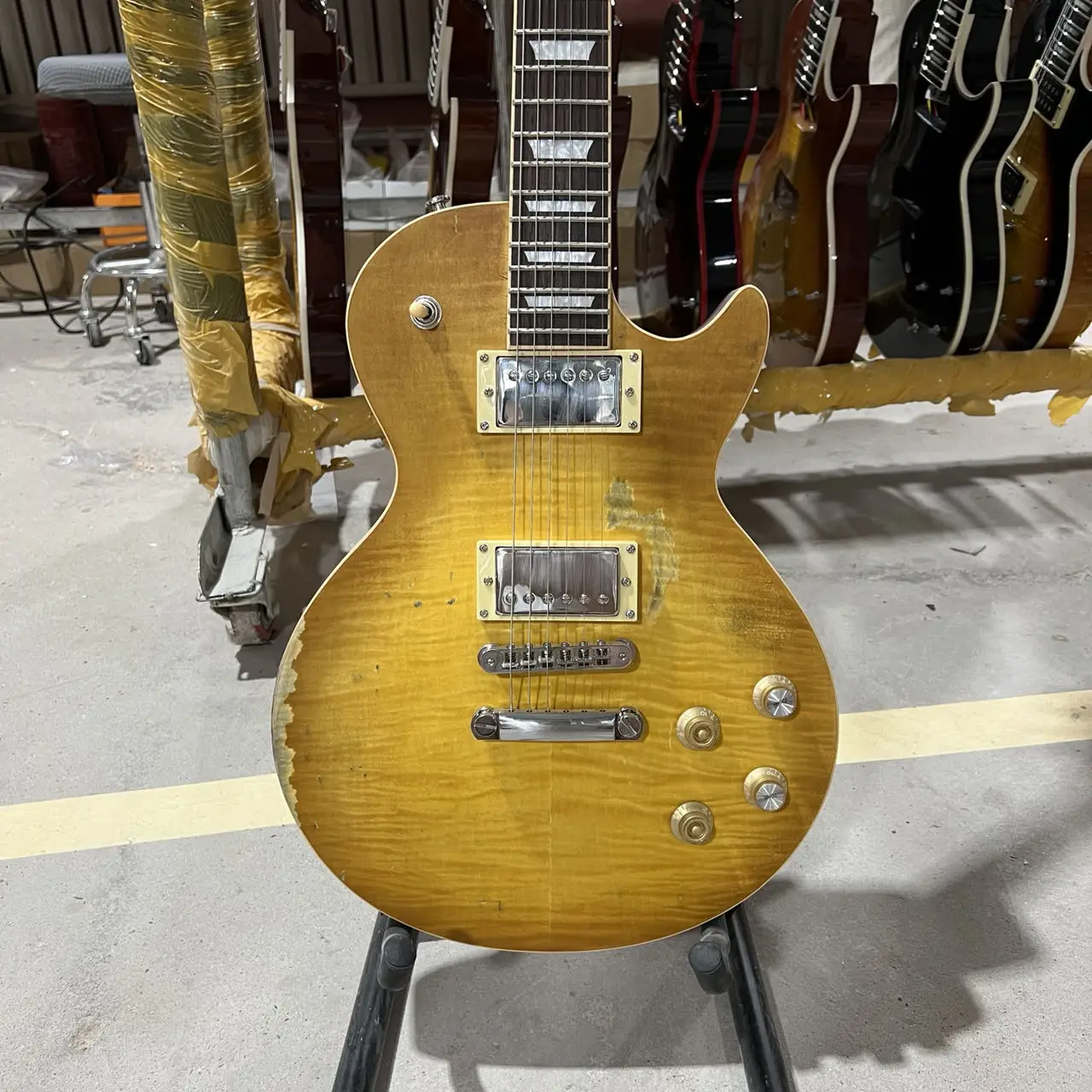 

1959 Tribute Gary Moore Peter Green Flame Maple Top Relic Smoked Sunburst Electric Guitar One Piece Mahogany Body, One PC Neck