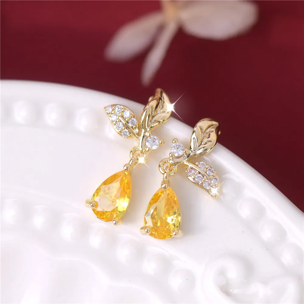 

French Luxury Niche Design Exquisite Small Earrings Yellow Zircon Water Drop Leaves Fairy Daily Versatile Female Party Earrings