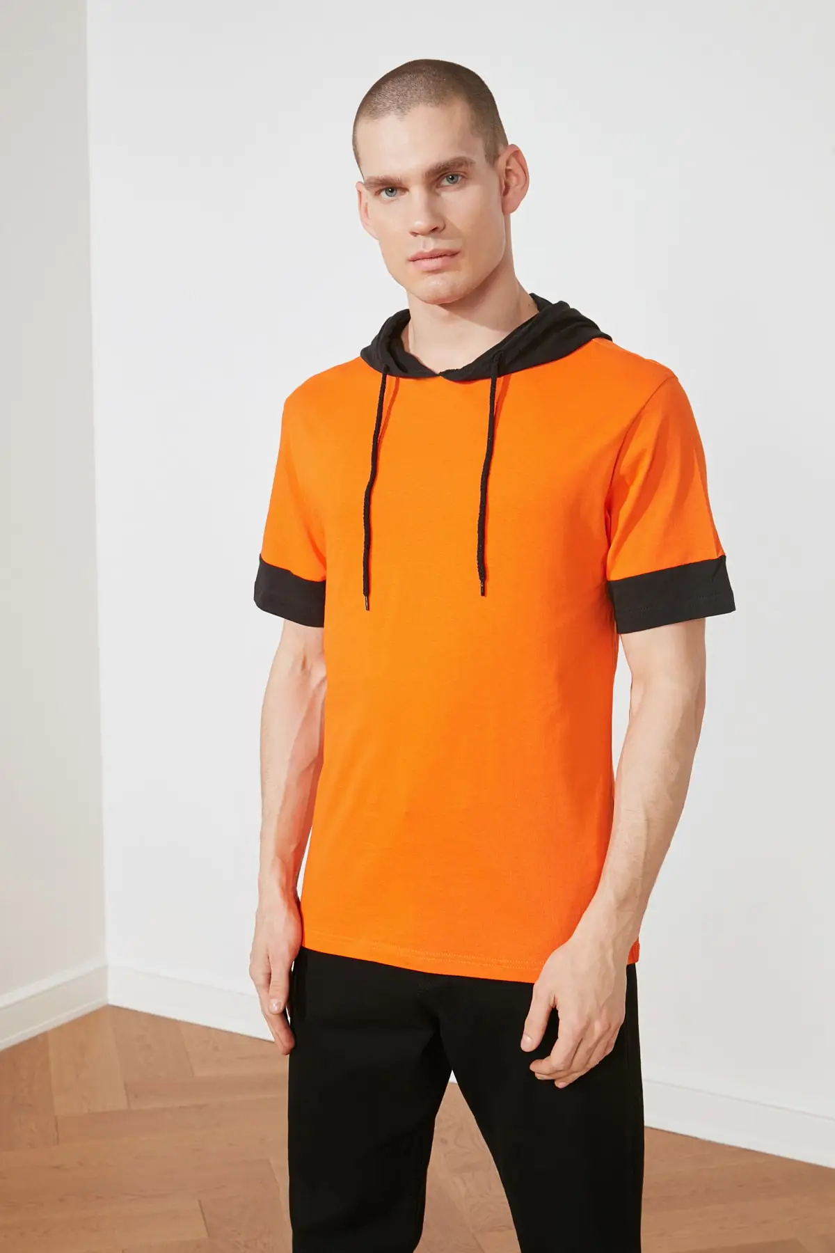 

Trendyol Male Hooded T-Shirt TMNSS20TS0972
