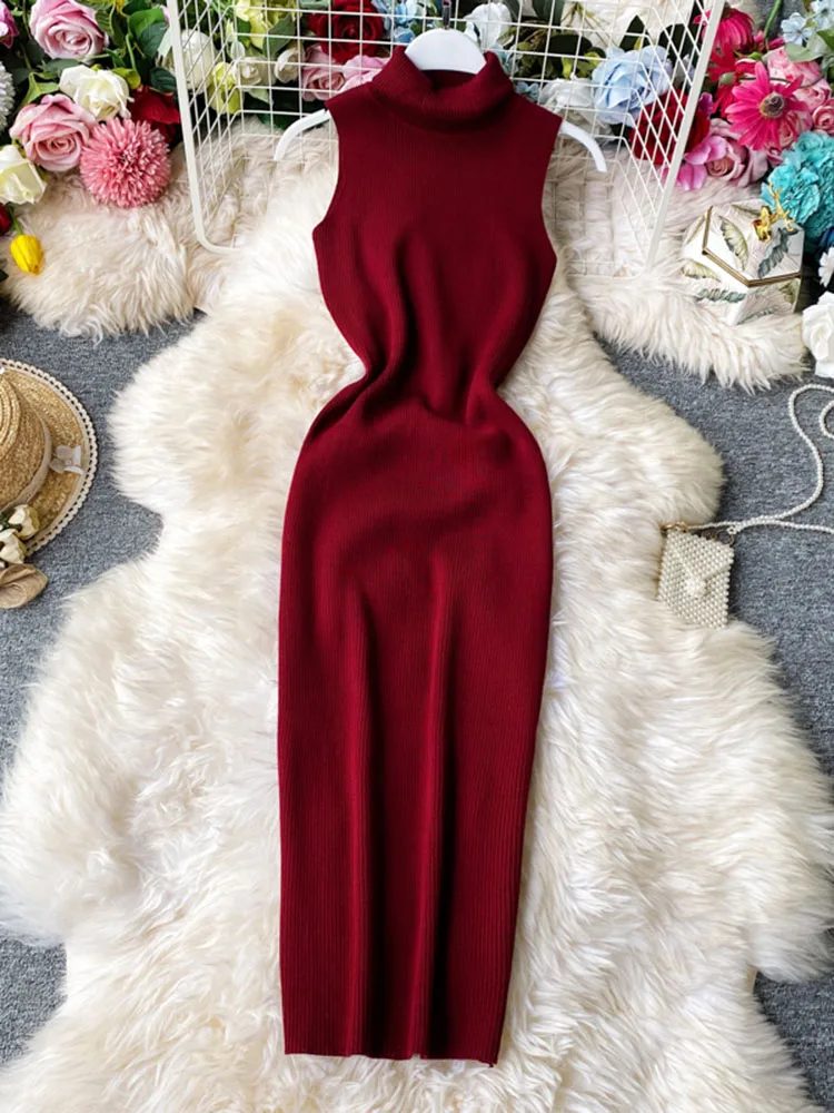 

Женское трикотажное облегающее платье-свитер без рукавов с высоким воротником