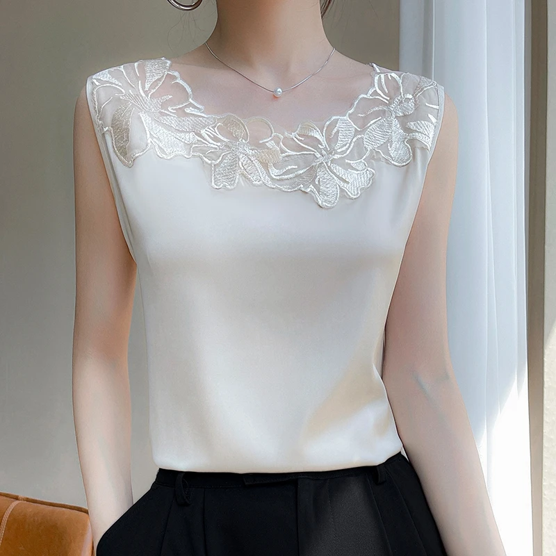 

2023 Lace O-neck Silk Camisole Women Wear Large size Satin Bottoming Shirt Summer Vest Sleeveless Top in Suit Waistcoat