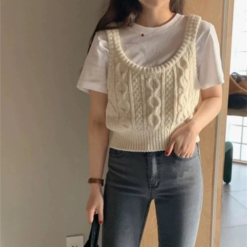 

Korea cute gentle solid color knitted vest suspenders all-match wool short vest