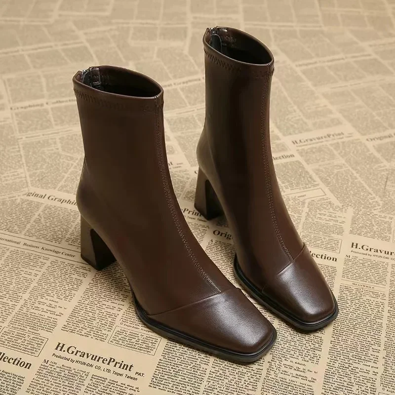 Женские ботильоны с квадратным носком на толстом каблуке