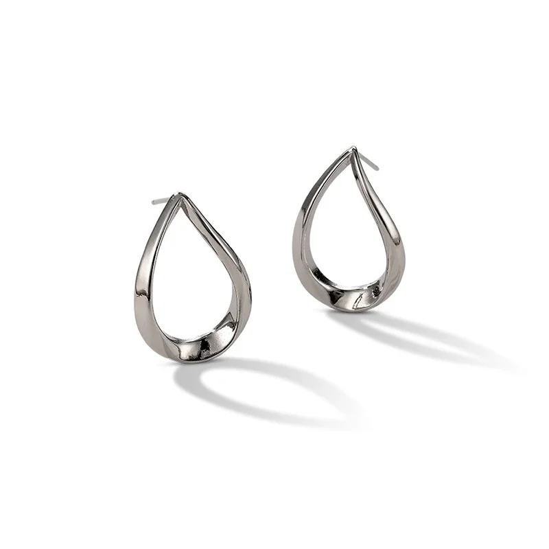 Женские серьги-гвоздики из серебра 925 пробы