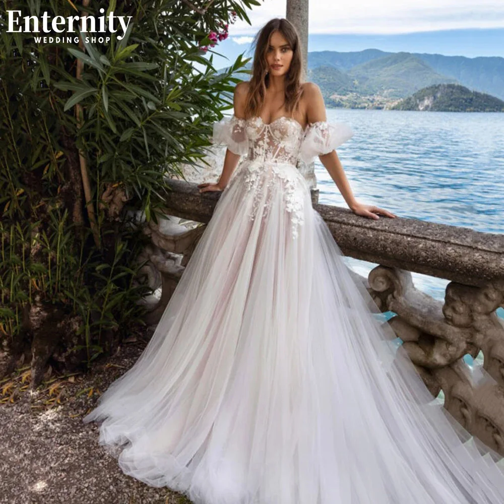 Свадебное платье с кружевной аппликацией по индивидуальному заказу милое