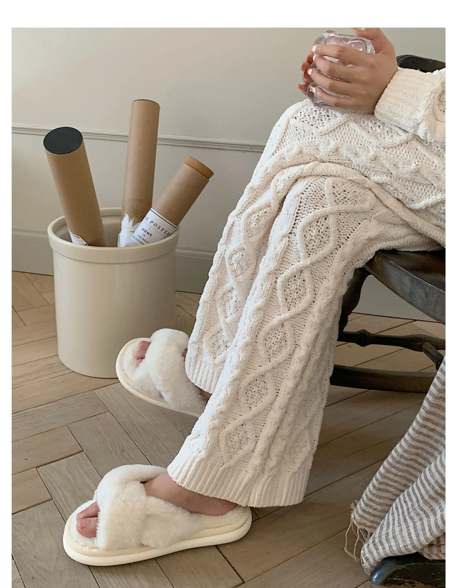 Fashion Cross Fluffy Fur Slippers 2022 New Women Winter Home Warm Plush Slippers Home Indoor Floor Flip Flops House Fur Slippers