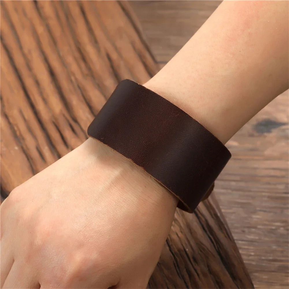 Мужской классический кожаный браслет коричневый регулируемый размер однотонный