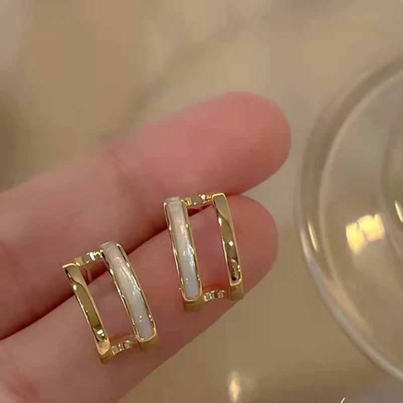 

New Irregular U-shaped Golden Stud Earrings for Woman Korean Fashion Unusual Accessories Girls Earring 2023 Trend Jewelry