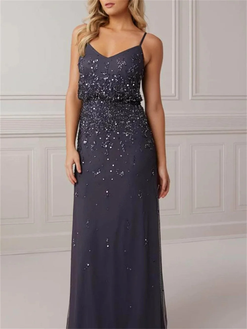 Рисунок 3 - Женское платье с бисером для матери невесты