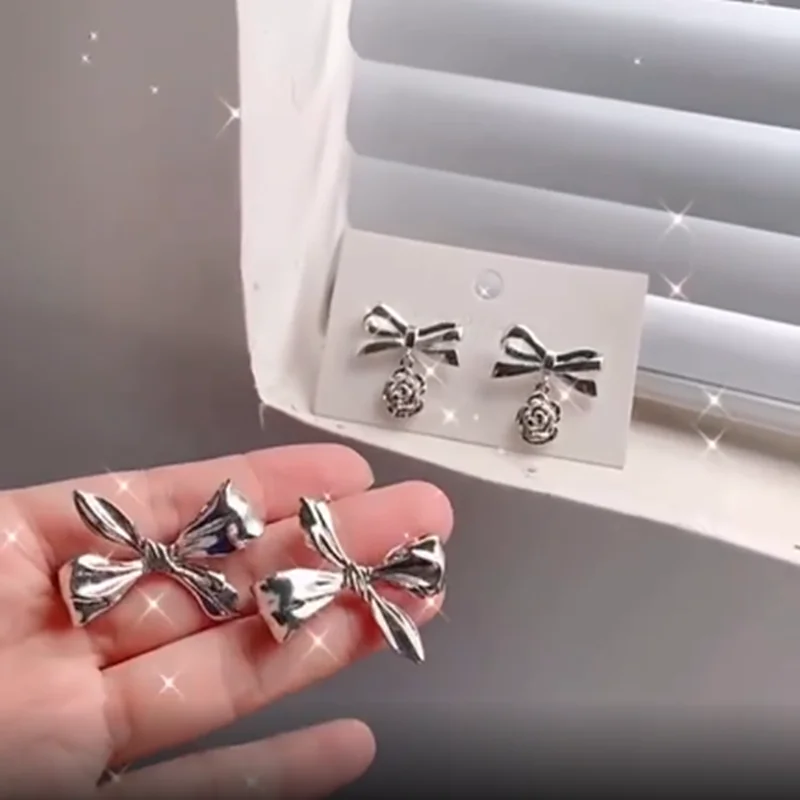 

Набор круглых серег в стиле ретро, женские серебряные серьги с кристаллами и металлическим бантом, серьги с бантом, серьги с розой для влюбл...